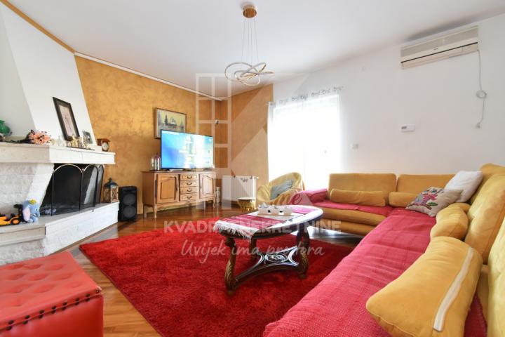 Prodaja, Kuća, Podgorica, Tološi, 500m2