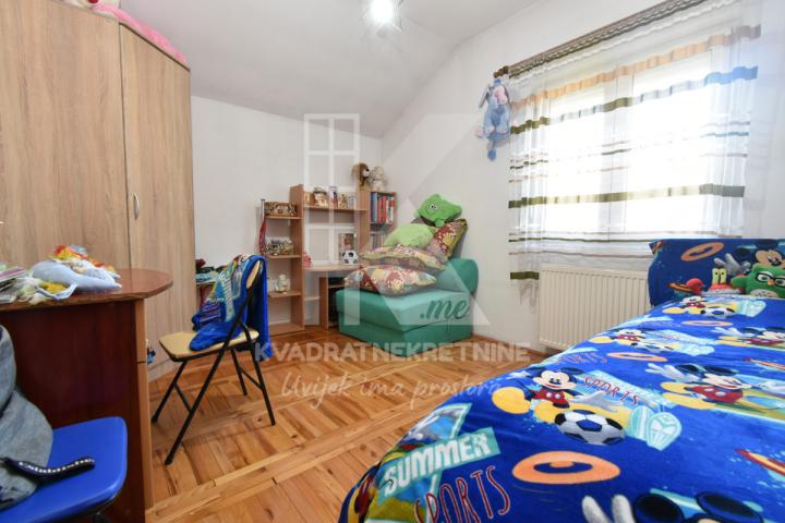 Prodaja, Kuća, Podgorica, Tološi, 500m2