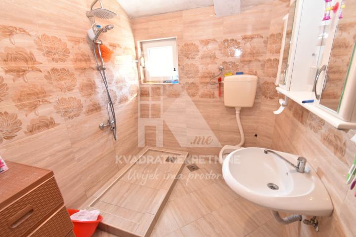 Prodaja, Kuća, Podgorica, Tološi, 500m2