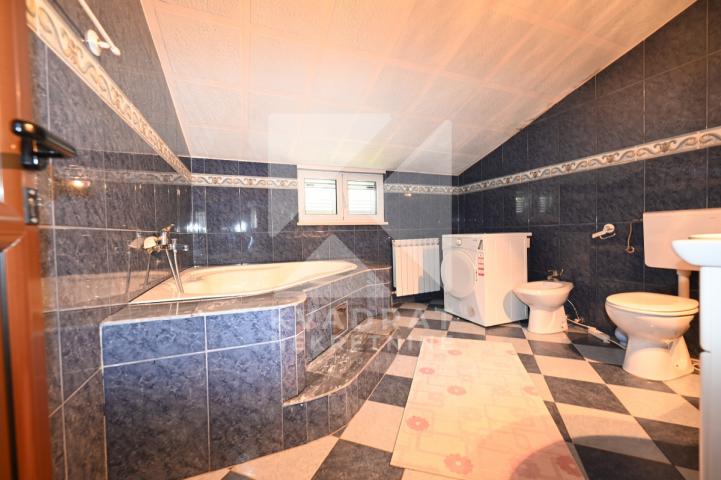 Prodaja, Kuća, Podgorica, Donja Gorica, 250m2