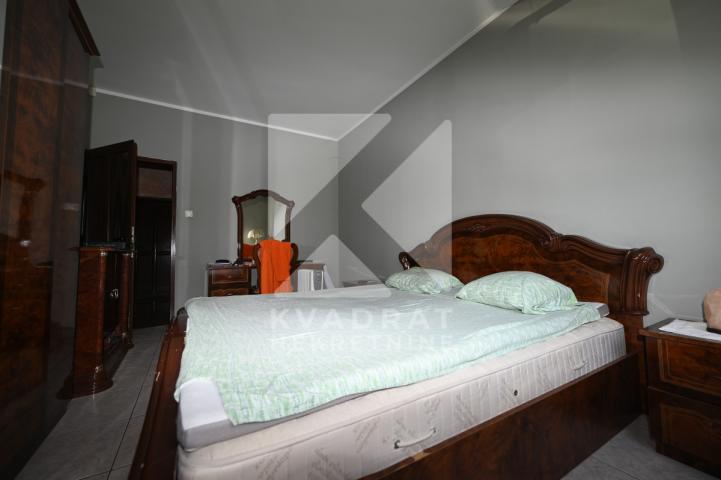 Prodaja, Kuća, Podgorica, Donja Gorica, 250m2
