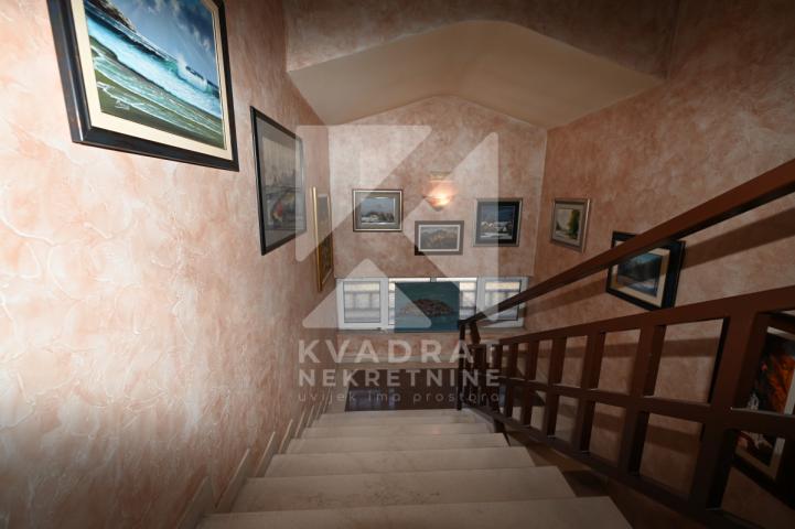 Prodaja, Kuća, Podgorica, Donja Gorica, 250m2