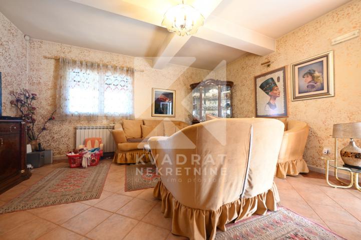 Prodaja, Kuća, Podgorica, Donja Gorica, 250m2