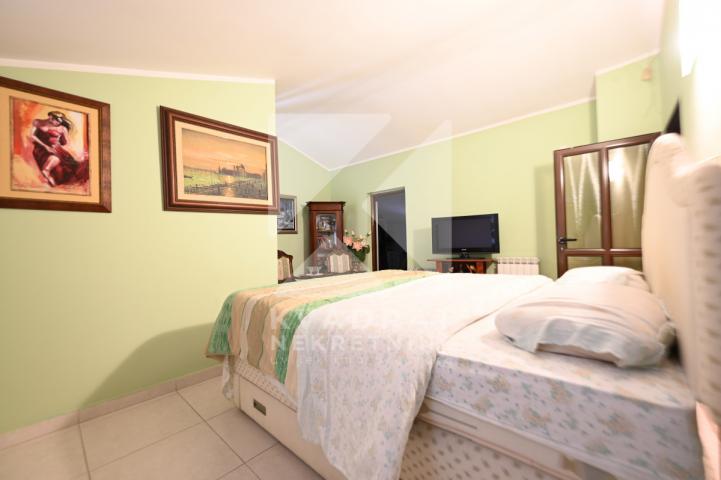 Prodaja, Kuća, Podgorica, Donja Gorica, 250m2