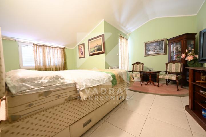 Prodaja, Kuća, Podgorica, Donja Gorica, 250m2
