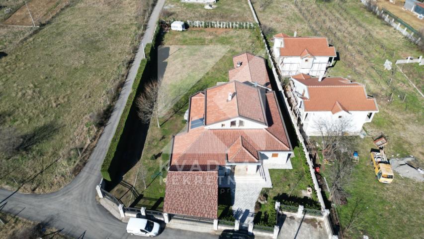 Prodaja, Kuća, Podgorica, Donji Kokoti, 388m2
