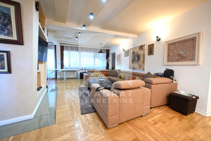 Prodaja, Kuća, Podgorica, Donji Kokoti, 388m2