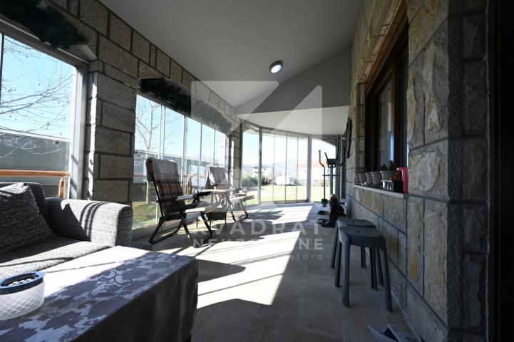 Prodaja, Kuća, Podgorica, Donji Kokoti, 388m2