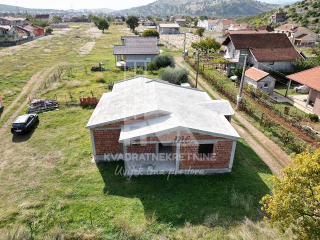 Prodaja, Kuća, Podgorica, Rogami, 150m2