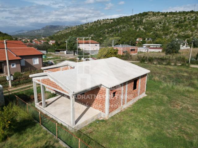 Prodaja, Kuća, Podgorica, Rogami, 150m2