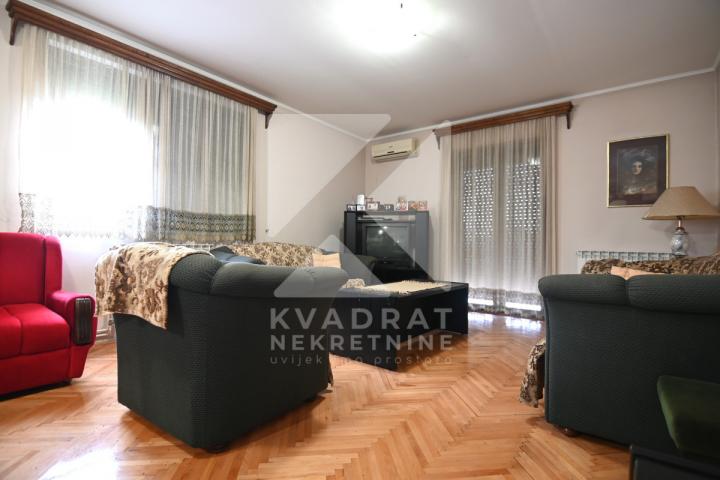 Prodaja, Kuća, Podgorica, Zabjelo, 240m2