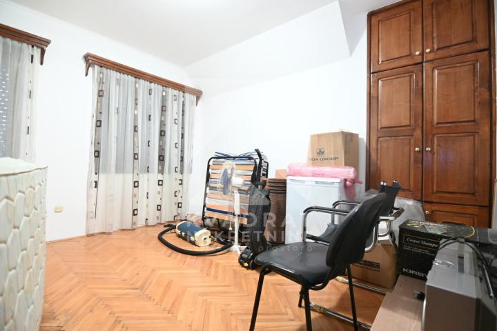 Prodaja, Kuća, Podgorica, Zabjelo, 240m2