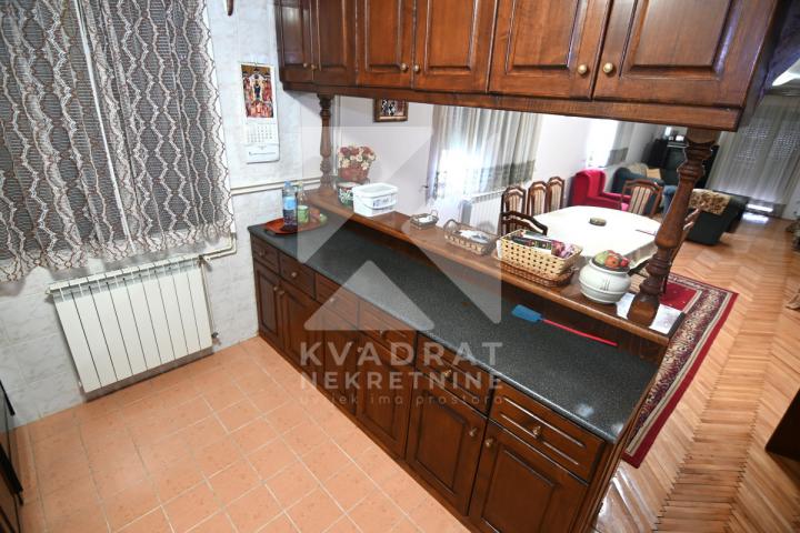 Prodaja, Kuća, Podgorica, Zabjelo, 240m2