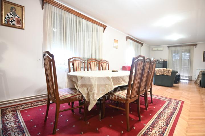 Prodaja, Kuća, Podgorica, Zabjelo, 240m2