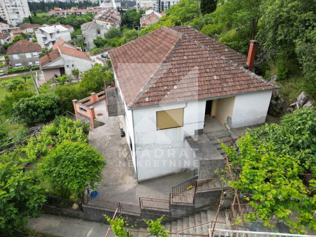 Prodaja, Kuća, Podgorica, Malo Brdo, 300m2