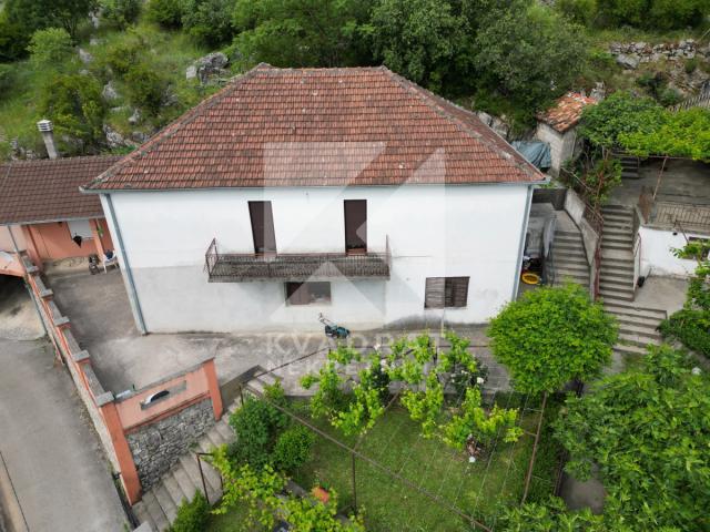 Prodaja, Kuća, Podgorica, Malo Brdo, 300m2