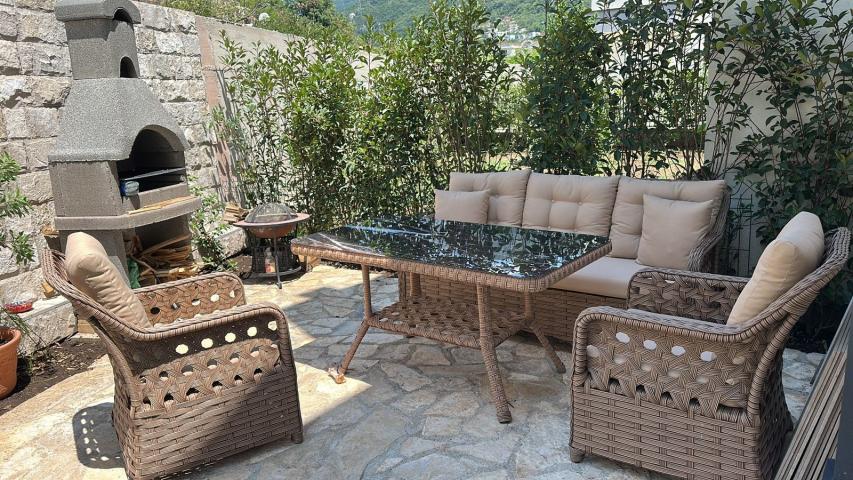 Izdavanje, Kuća, 160m2 , Kotor