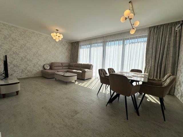 Izdavanje, Kuća, 160m2 , Kotor