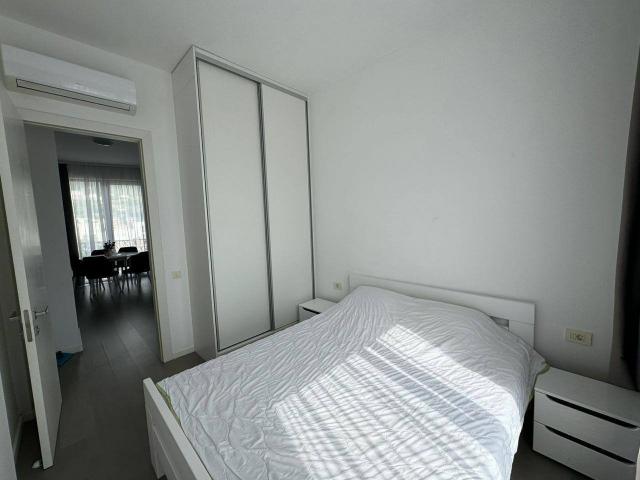 Izdavanje, Stan, 75m2 , BECICI