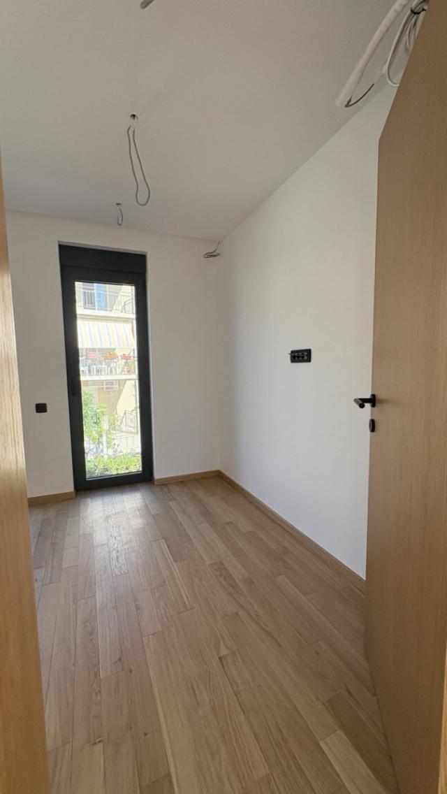 Prodaja, Stan, 61.77m2 , Tivat