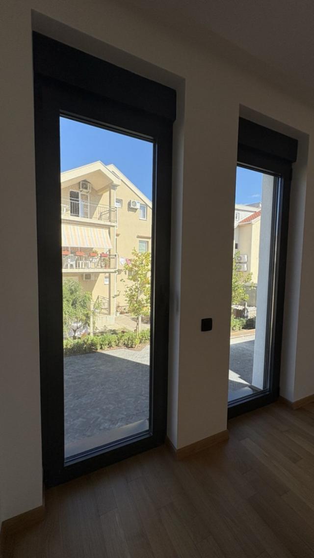 Prodaja, Stan, 61.77m2 , Tivat