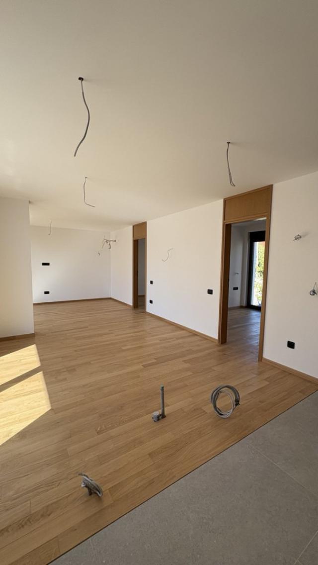 Prodaja, Stan, 61.77m2 , Tivat