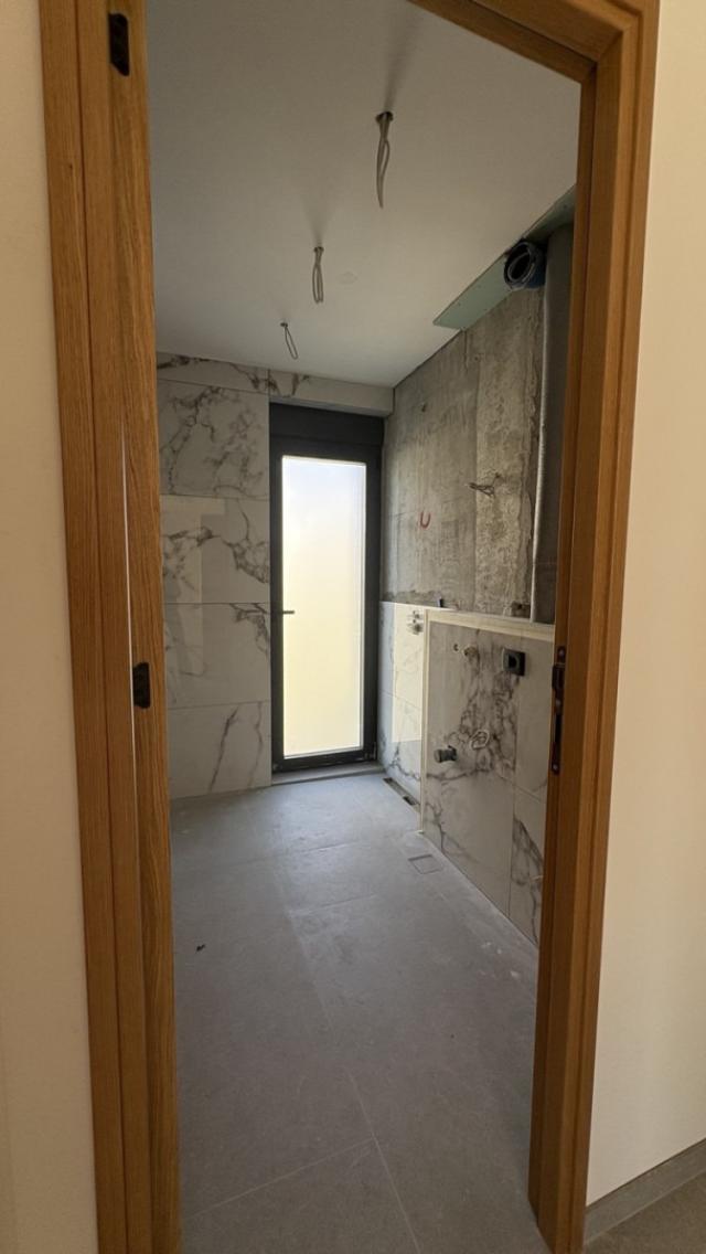 Prodaja, Stan, 61.77m2 , Tivat