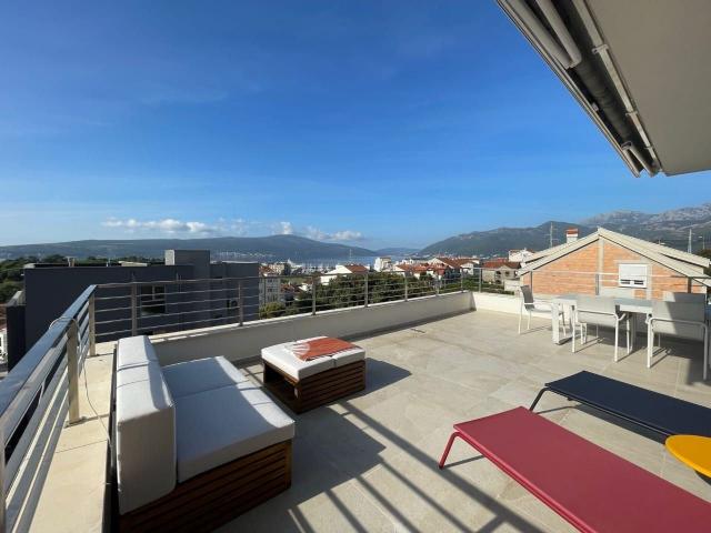 Izdavanje, Stan, 123m2 , Tivat