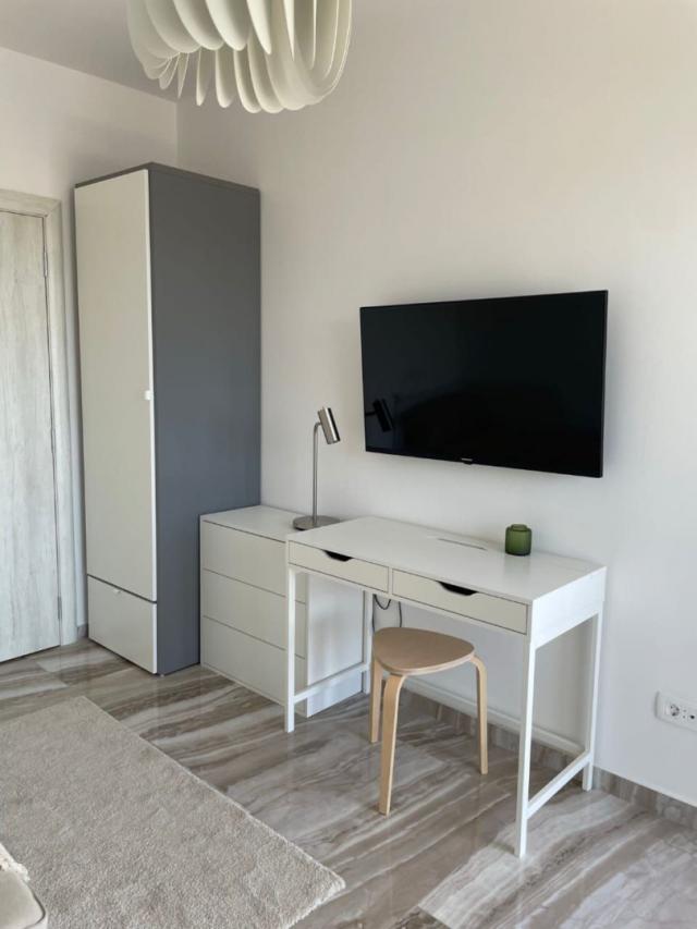Izdavanje, Stan, 123m2 , Tivat