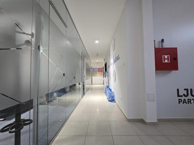 Poslovni prostor, 370m2, Blok 9, Podgorica