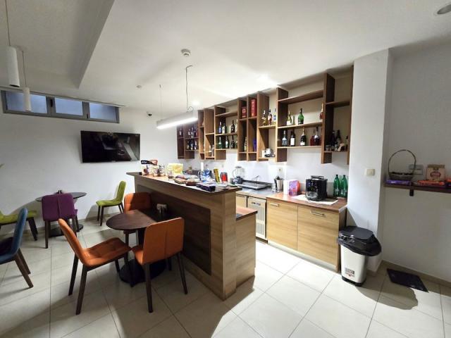Poslovni prostor, 370m2, Blok 9, Podgorica