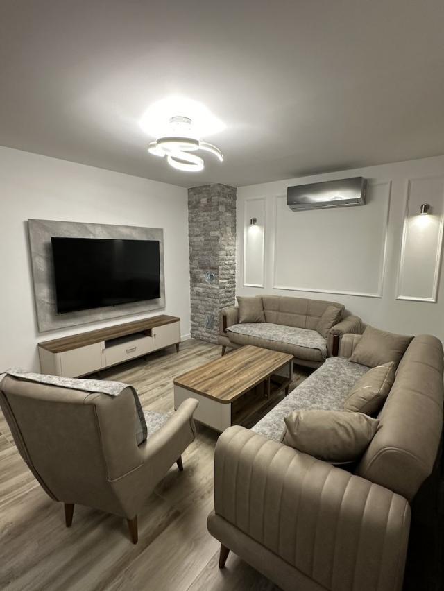 Trosoban namješten stan, 74m2, Pobrežje, Podgorica