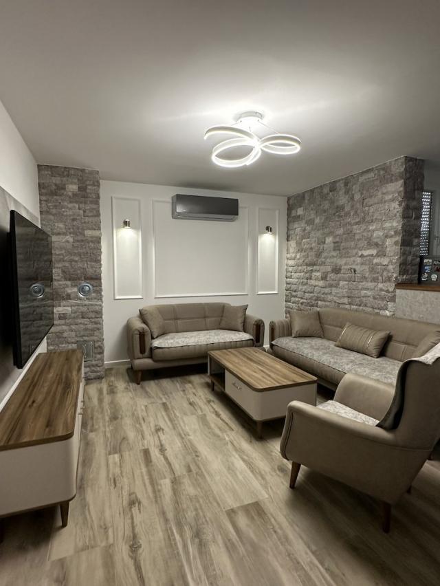 Trosoban namješten stan, 74m2, Pobrežje, Podgorica