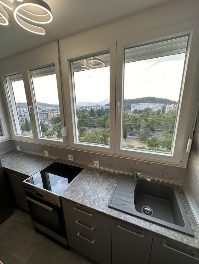 Trosoban namješten stan, 74m2, Pobrežje, Podgorica