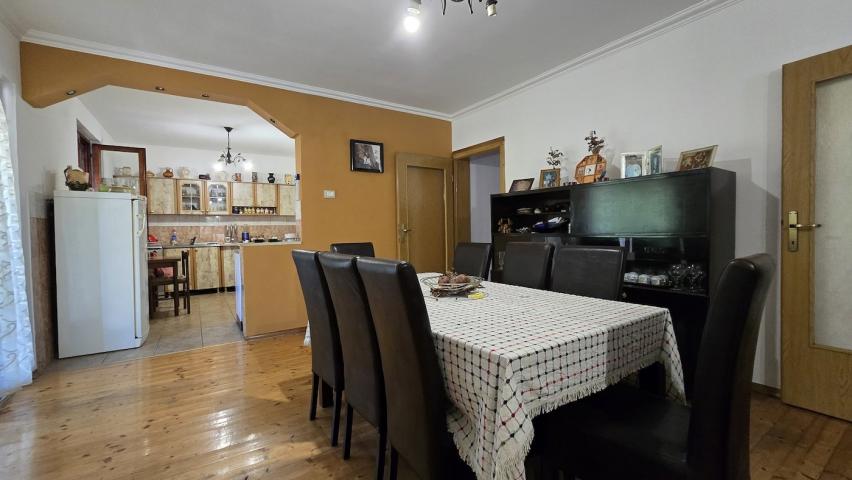 Kuća, 236m2, Velje brdo, Danilovgrad