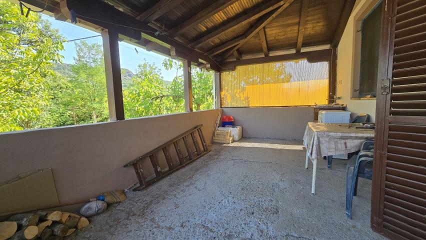 Kuća, 236m2, Velje brdo, Danilovgrad