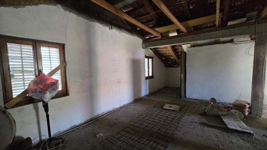 Kuća, 236m2, Velje brdo, Danilovgrad