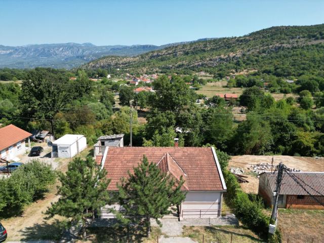 Kuća, 236m2, Velje brdo, Danilovgrad