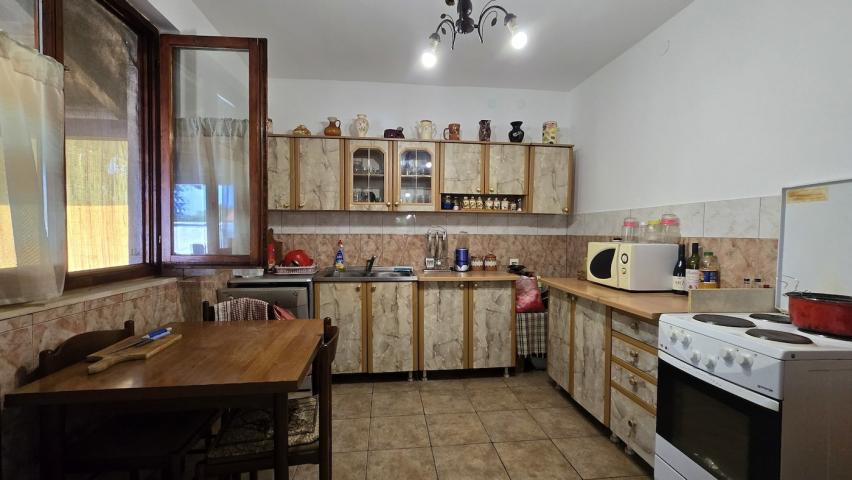 Kuća, 236m2, Velje brdo, Danilovgrad