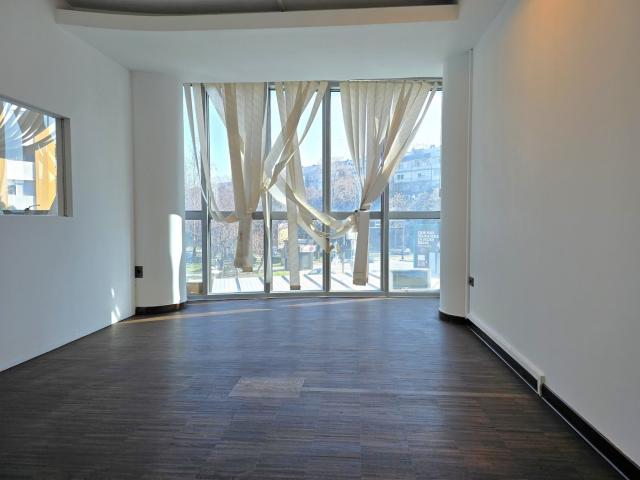 Poslovni prostor, 450m2, Preko Morače, Podgorica