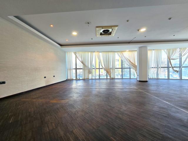 Poslovni prostor, 450m2, Preko Morače, Podgorica