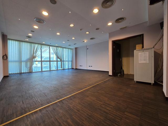 Poslovni prostor, 450m2, Preko Morače, Podgorica