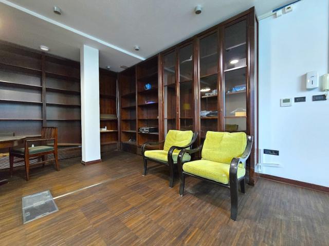 Poslovni prostor, 450m2, Preko Morače, Podgorica