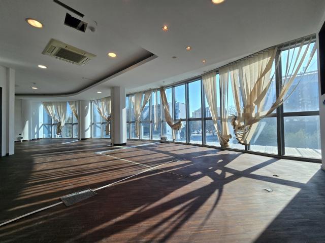 Poslovni prostor, 450m2, Preko Morače, Podgorica