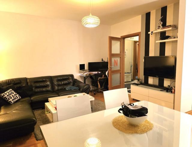 Dvosoban namješten stan, 69m2, Pobrežje, Podgorica