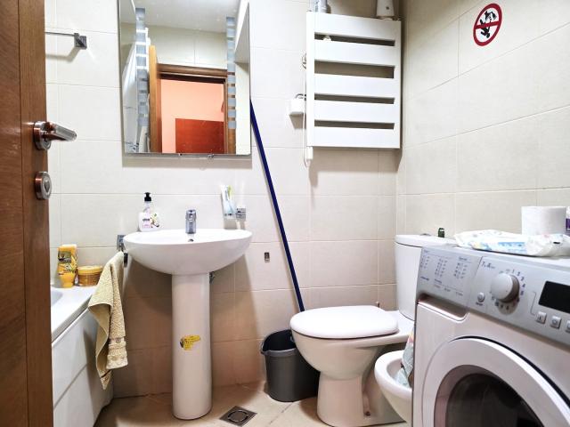 Dvosoban namješten stan, 69m2, Pobrežje, Podgorica