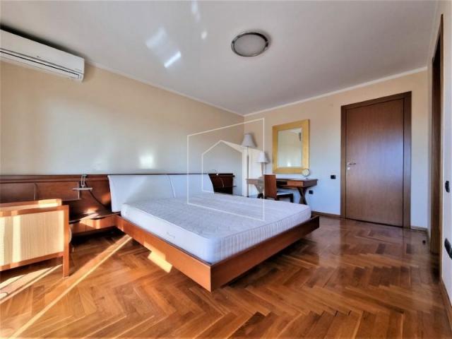 Četvorosoban namješten dupleks, 280m2, Preko Morače, Podgorica