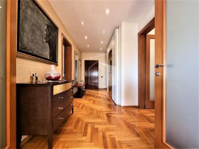 Četvorosoban namješten dupleks, 280m2, Preko Morače, Podgorica