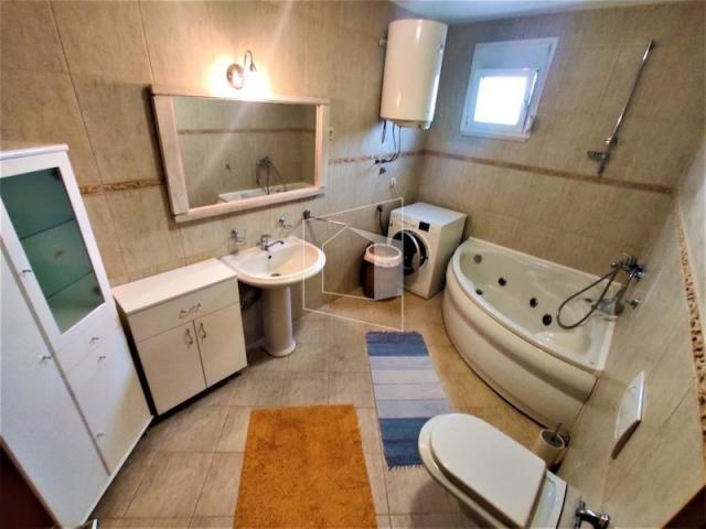 Kuća, 180m2, Mareza, Podgorica