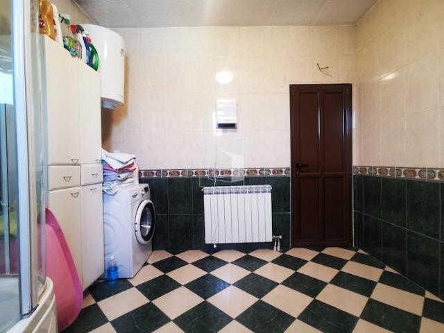 Kuća, 200m2, Donja Gorica, Podgorica